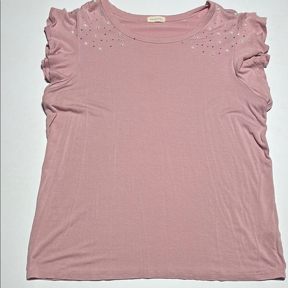 Avenue Light Pink Ruffled Cap Sleeve T-Shirt Sparkly and Pearl Studs.